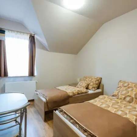 Bed & Breakfast Barathegyi Panzio Es Elmenypark *