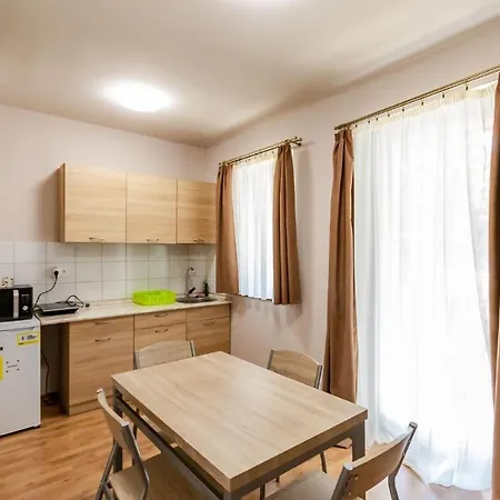 Barathegyi Panzio Es Elmenypark Miskolc