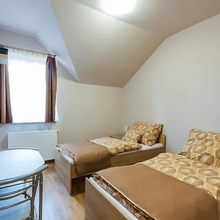 Bed & Breakfast Barathegyi Panzio Es Elmenypark *