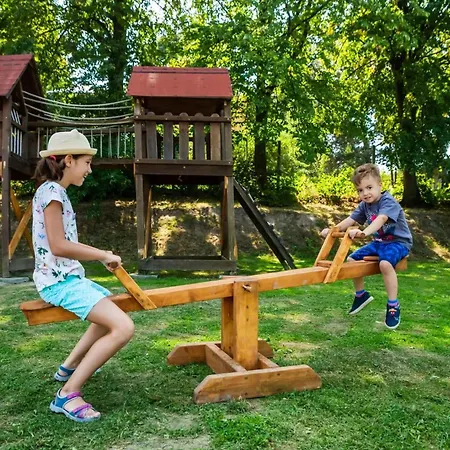 B&B Barathegyi Panzio Es Elmenypark 3*