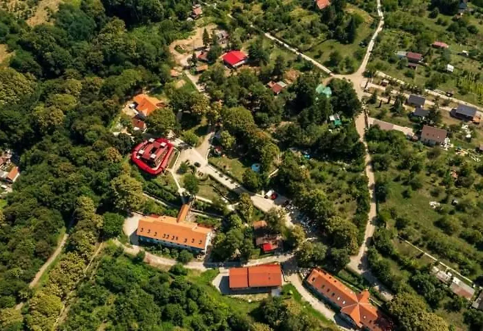 Couette-café Baráthegyi Panzió és élménypark 3*